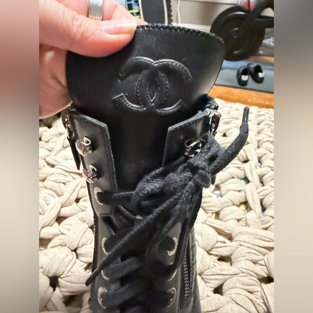 Authentic CHANEL Black Leather Combat Moto Boots size 42 US 11-11.5 Black - Picture 2 of 13